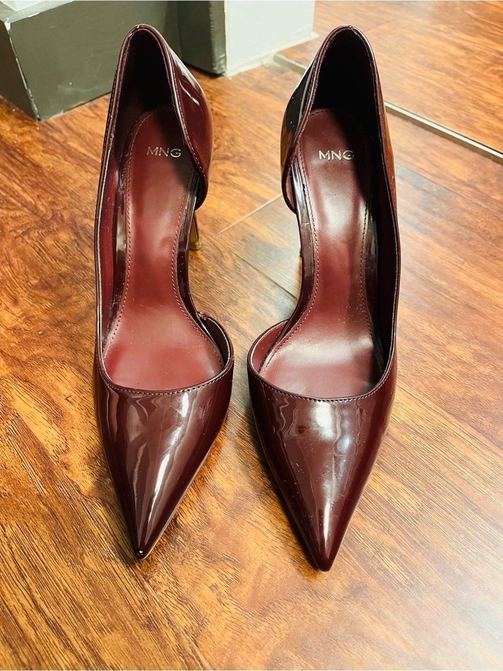 Mango Asymmetrical Patent Leather Court Shoes in Burgundy EU Size 38